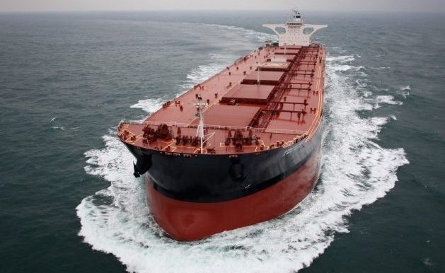 52,000 DWT Supramax berthing